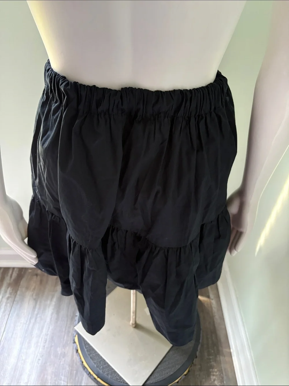 NWT Abercrombie & Fitch Tiered Poplin Mini Skirt in Black Size Medium